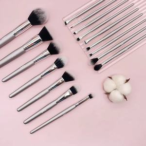 16pcs Sparkly Silver Makeup <b>Brush</b> Set Vegan Synthetic Hair Wood Handle Custom Logo Face Concealer Fan Professional <b>Brushes</b> - Product Image 6