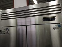Réfrigérateur vitré à refroidissement statique 3 portes 1800L pour la restauration