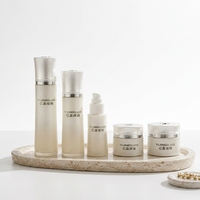Bouteilles et pots cosmétiques cylindriques haut de gamme en verre à bouchon conique évasé pour ensemble de soins de la peau premium 30g 50g 40ml 100ml 120ml