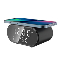 Penjualan terlaris 3-in-1 Aksesori meja jam Digital Alarm ponsel Android kompatibel Speaker 7W magnetik tipe-c Port pengisi daya nirkabel