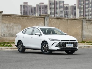 BYD Qin PLUS 2026 DM-i 210KM Compatto Aggressivo - Product Image 3