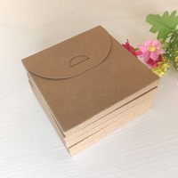 Nouvelle conception de sous-verres écologiques personnalisés avec logo, boîte en gros, sous-verres en papier kraft noir et brun, emballage pour gobelets, boîte en papier pour sous-verres.
