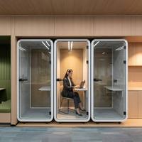Cabine téléphonique de bureau portable moderne avec verre trempé insonorisé, design mobile, installation facile pour espace de travail privé et réunions