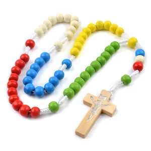 A buon mercato cinque colori perline di legno missionario rosario corda annodato rosario cattolico con filo ecologico