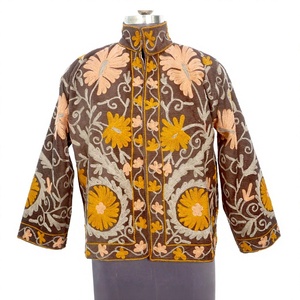 Veste en cotisse pour femmes de style ethnique, broderie florale à la main, col mandarin, logo personnalisé, 100% coton respirant, hiver - Product Image 1