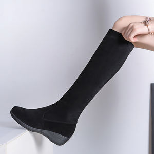 Botas de tacón alto de diseñador para mujer, hasta la rodilla, cómodas y delgadas, para otoño e invierno, con forro de terciopelo, cintura elástica y parte superior de ante. - Product Image 1