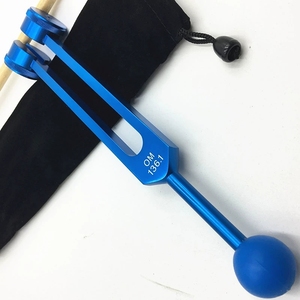 Diapason vibrant lesté anodisé bleu 136,1 Hz pour la thérapie par vibration, le yoga et la méditation des chakras - Vente en gros - Product Image 4