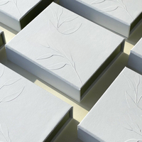Boîte cadeau pliable à fermeture magnétique en carton personnalisé, finition mate, doublure en éponge pour emballage de bijoux de luxe