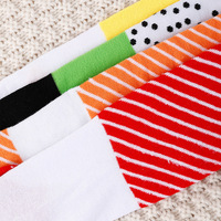 Chaussettes personnalisées en gros, design OEM, boîte cadeau, chaussettes amusantes en forme de sushi, chaussettes jacquard, chaussettes habillées pour femmes, chaussettes mi-hautes pour cadeau d'anniversaire