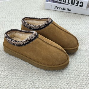 Mules ethniques tissées pour femmes, en daim véritable, doublées de peau de mouton, chaudes pour l'hiver - Product Image 3