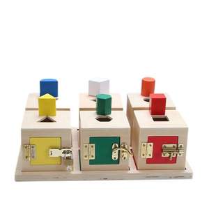 Детский игрушечный деревянный обучающий замок из материалов Монтессори с предметами и лотком (набор из 6 штук) - Product Image 4