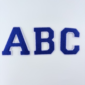 Parches de Letras de Chenilla de 4.5'' de la A a la Z en Color Azul, Parche Bordado con Copos de Nieve, Parches Termoadhesivos de Letras de Chenilla, Letras de Parche Económicas - Product Image 1