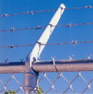 Chuỗi liên kết hàng rào an ninh với dây thép gai hỗ trợ cánh tay cho an ninh cấp cao