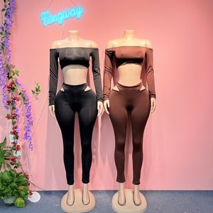 Completo <span class=keywords><strong>Sexy</strong></span> Due Pezzi Donna Y2K 2025: Top Corto a Spalle Scoperte con Maniche Lunghe e Pannello Trasparente & Pantaloni Aderenti - Product Image 1