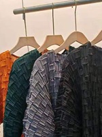 Blouson Bomber Plissé Miyake Haut de Gamme PY 2026 en Tissu Uni Fin à Capuche, Imprimé par Transfert Thermique, 100% Polyester, pour Femme, Collection Automne Décontractée