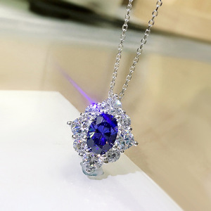 Collana con Ciondolo Floreale Blu per Donne, Stile Geometrico, Accessorio da Collo per Uso Quotidiano, Gioiello di Moda - Product Image 2