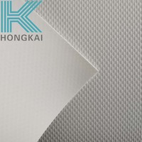 Kain PVC Tenun Bulat Lapisan Tunggal 0,7mm 850gsm untuk Atap Struktur Tensile