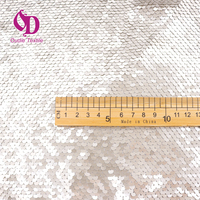 100% Polyester Paillettes Tissu Dense Super Shinny Satin Base Brodé 5mm Paillettes pour Maillots De Bain Festival Décoration