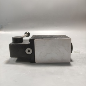 Vannes de commande directionnelle hydrauliques à came D3DL004CN4J NG10 CETOP 5 à levier à rouleaux, 345 bars, 40 GPM - Product Image 4