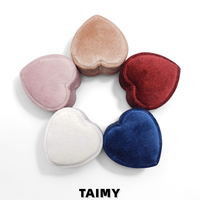 Boîte à bagues en velours en forme de cœur avec logo personnalisé, emballage de luxe portable pour bijoux, idéale pour les mariages et les anniversaires, étui cadeau pour bagues.