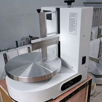 Machine à étaler la crème à gâteau sur le bureau / Machine à lisser et à décorer les gâteaux d'anniversaire