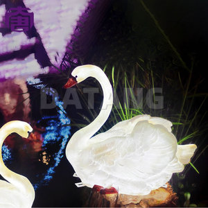 Juego de 2 Luces LED con Forma de Gansos, Clasificación IP65, para Jardín, Plaza, Festivales, Celebraciones Navideñas, Añaden un Encanto Estacional Único - Product Image 3