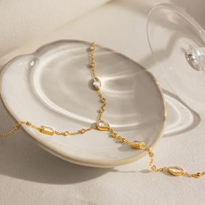 สร้อยคอรูปตัว Y ประดับเพชรทรงหยดน้ำ ทอง 18K ดีไซน์เรขาคณิต เครื่องประดับสำหรับงานปาร์ตี้ - Product Image 4