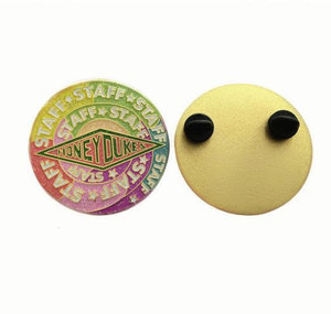 Precio al por mayor de fábrica Venta caliente Aleación de zinc Esmalte suave Gritty Insignia de PIN personalizada con embragues de mariposa - Product Image 1