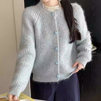 Pull en tricot de style coréen doux 2025 - Cardigan à boutons en forme de cœur pour femmes, tricot doux et polyvalent pour le printemps et l'automne