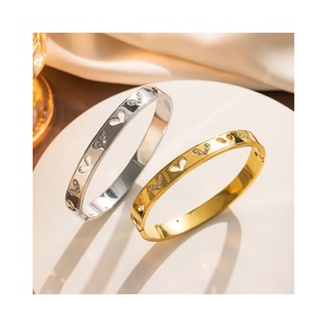 8Mm 60Mm Geen Fade Crystal Holle Mode Sieraden Armbanden Rvs <span class=keywords><strong>Water</strong></span> Proof 18K Goud Hart Armband Hoge Kwaliteit - Product Image 1