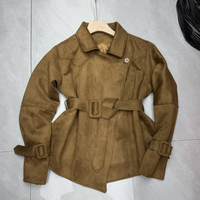 Veste en Faux Daim Premium avec Ceinture pour Femmes, Coupe Asymétrique, Boutons, Vêtement d'Extérieur Court en Marron Camel