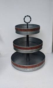 Venta al por mayor de 3 capas de metal galvanizado soporte de la torta de nueva tradicional de primera calidad multifuncional herramientas decorativas para pasteles - Product Image 3