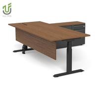 Bureau réglable à double moteur électrique en forme de L moderne IULTRA Surface spacieuse avec œillets de câble Centre de commande noir pour les jeux