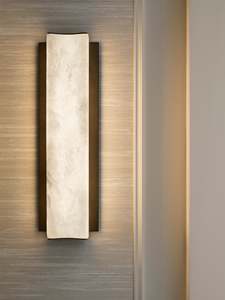 Lámpara de Pared Moderna de Latón, Aplique de Pared de Alabastro Español, Elegante y Discreto. Lámpara de Pared de Ébano, Iluminación Decorativa para Interiores - Product Image 3