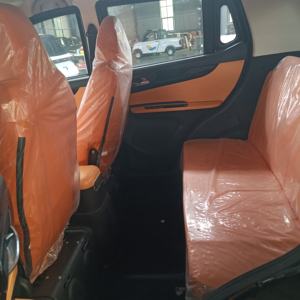 Vehículo Eléctrico de Cinco Puertas y Cuatro Asientos, Doble Fila, Asientos de Lujo Automáticos, Nueva Energía, con Autonomía de 301-400 km y Motor de 200-250 kW - Product Image 4