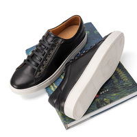 Chaussures blanches OEM pour hommes et femmes assorties simples style classique baskets blanches respirantes en cuir de vachette pour hommes style de marche coréen