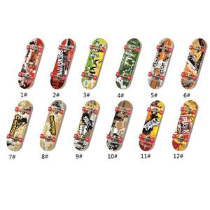Skateboard per Bambini con Stampa Personalizzata e Quattro Ruote, Leggero e Portatile - Product Image 1