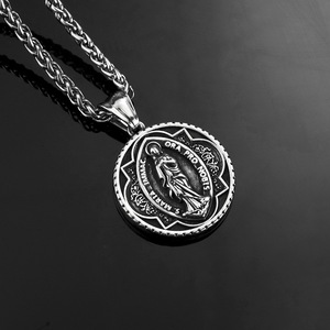 Collar con colgante de la Virgen María de acero inoxidable para hombre, regalo religioso, joyería de estilo europeo - Product Image 1