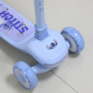 Trottinette pour enfants EN71 avec lumières colorées, musique, plateau durable et roues robustes, pour l'extérieur, 3-10 ans, Foire de Canton 2026 - Product Image 5