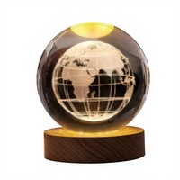 Lampe de nuit en cristal 3D personnalisée du système solaire, lampe de bureau LED avec base en bois, lampe de table 3D laser pour la décoration de la maison