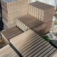 Panneau en bois rainuré flexible, revêtement mural en MDF flexible, certifié CE, taille personnalisée pour la décoration intérieure d'appartement