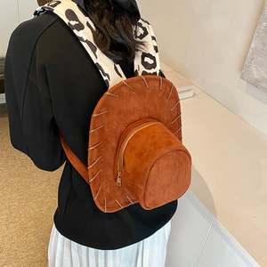 Venta al por mayor sombrero <span class=keywords><strong>de</strong></span> vaquero forma bolso <span class=keywords><strong>de</strong></span> las mujeres dibujos animados juguete sombrero mochila creativa divertida forma mochila - Product Image 1
