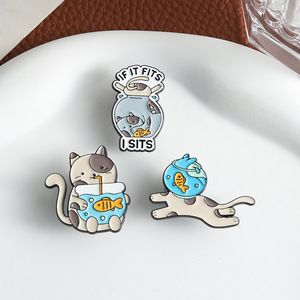 Pins de solapa de esmalte suave personalizados con diseño de gato, sin MOQ, bonitos broches de animales y peces para mochilas y sombreros, al por mayor - Product Image 6