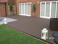 Terrasse extérieure en composite à larges lames, moderne, anti-décoloration, résistante aux intempéries, antidérapante, en plastique PU pour villa, terrasse et jardin