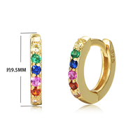 Mlluki Suministro al por Mayor Joyas de Plata de Ley 925 Chapadas en Oro de 14K y 18K con Circonitas Cúbicas de Colores, Pequeños Aros Redondos Tipo Huggie con Diseño de Arcoíris