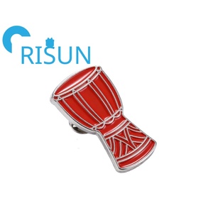 Spilla Distintivo in Metallo Smaltato Personalizzata all'Ingrosso con Motivo Tradizionale Africano Djembe, Regalo per Musicisti, Spille e Distintivi - Product Image 6