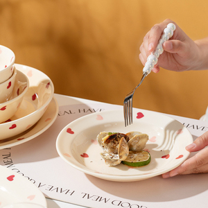 Vente directe d'usine Heart Series Set <span class=keywords><strong>de</strong></span> vaisselle <span class=keywords><strong>en</strong></span> céramique crème Love Design Assiettes <span class=keywords><strong>en</strong></span> <span class=keywords><strong>porcelaine</strong></span> <span class=keywords><strong>Assiette</strong></span> à gâteau <span class=keywords><strong>en</strong></span> céramique - Product Image 6