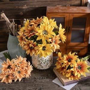 Suxian Ningshuang - Ramo de Girasoles Artificiales Amarillos y Naranjas, Decoraciones para Bodas, Suministros para Manualidades, Juego de 12 Piezas - Product Image 1