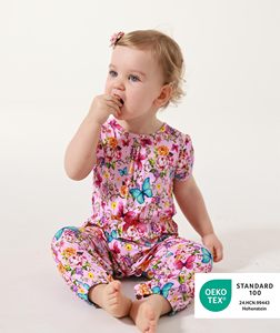 Liquidation : Barboteuse bébé fille à manches courtes en coton rose, motif floral avec papillons et fleurs – En stock - Product Image 1