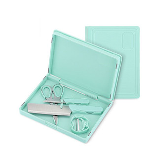 Tabla de Cortar Plegable de Plástico, Paquete de 5, con Cuchillo, Tijeras y Pelador para Picar, en Oferta - Product Image 2